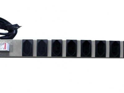Régua de tomada para rack